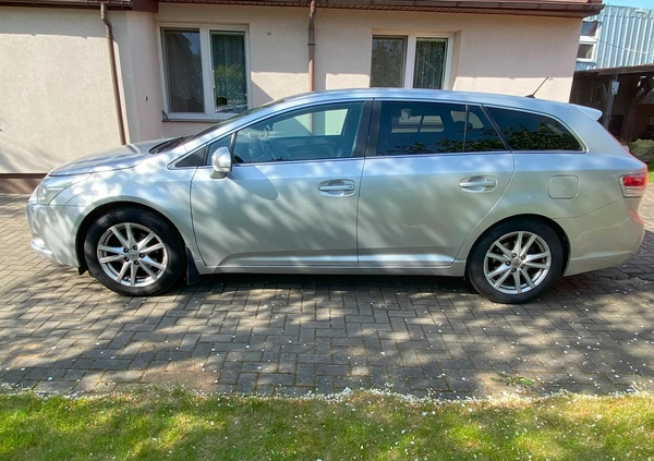 Toyota Avensis cena 29700 przebieg: 173160, rok produkcji 2010 z Białystok małe 79